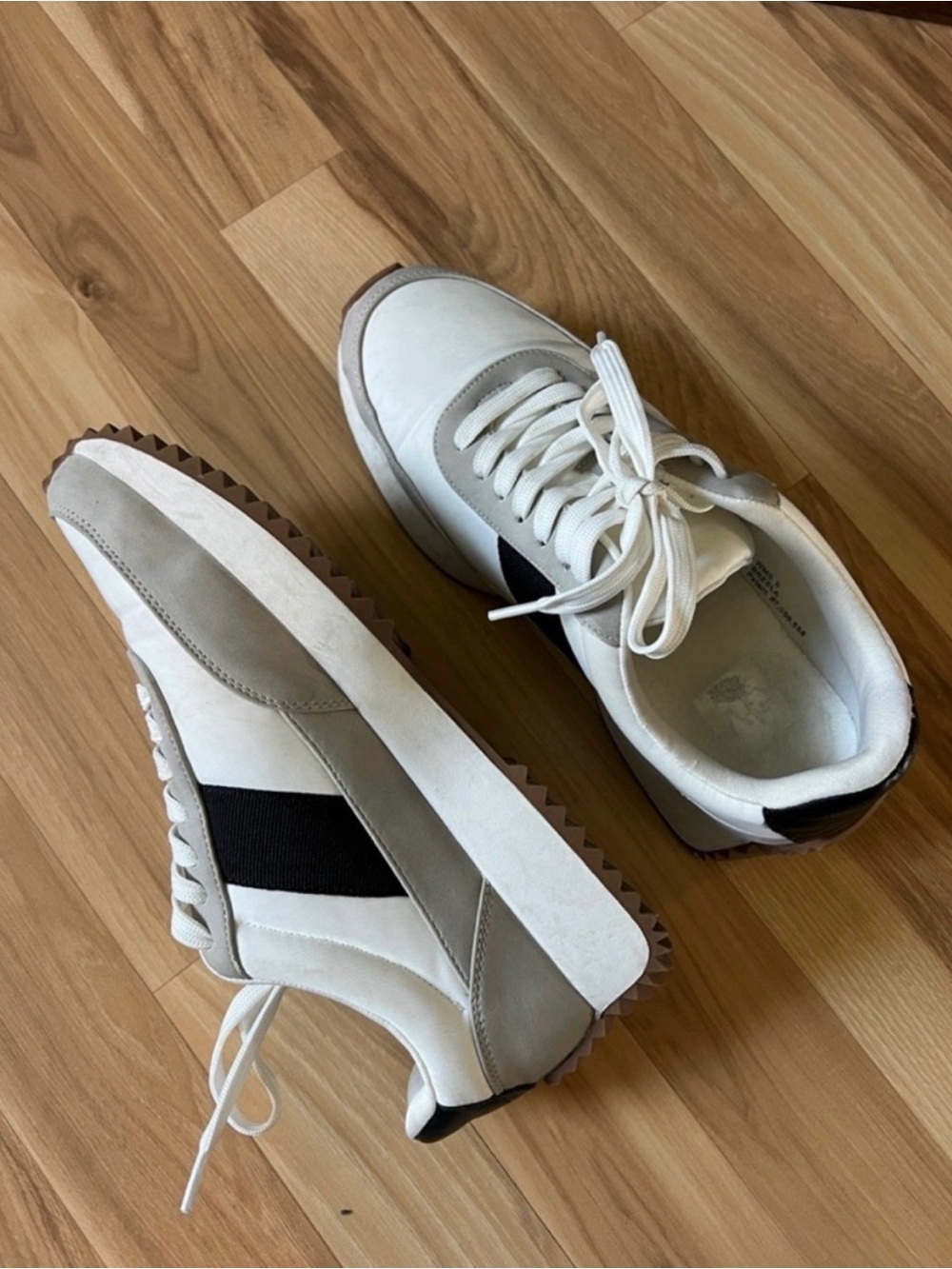 Dolce Vita Sneakers